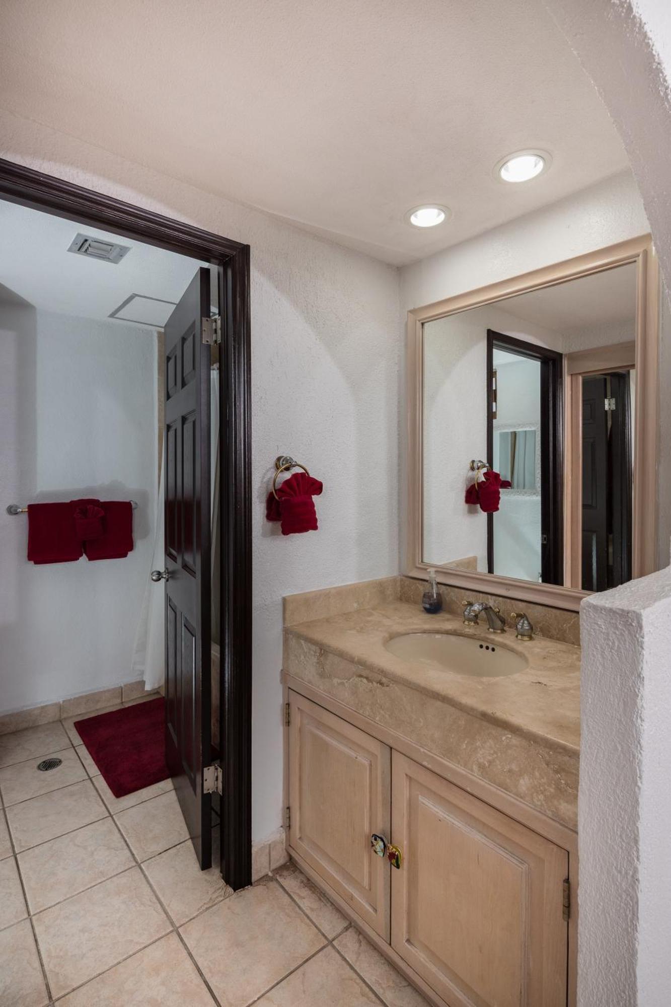 301 C Princesa De Penasco Apartment
